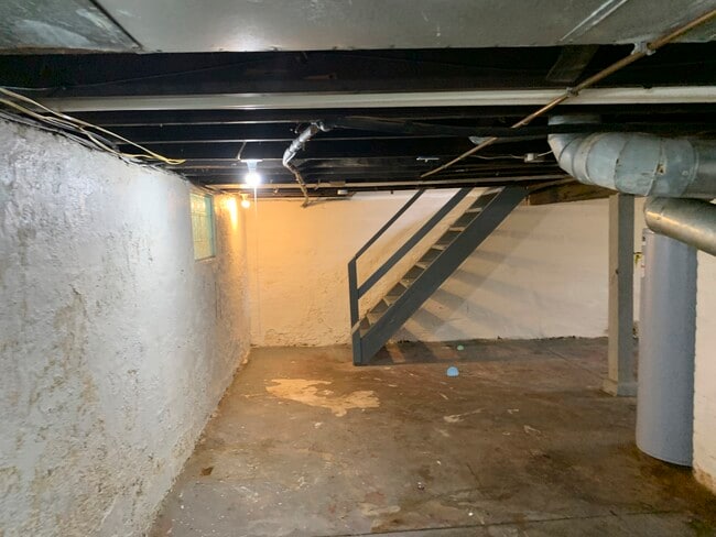 Building Photo - 1830 Emerson Ave