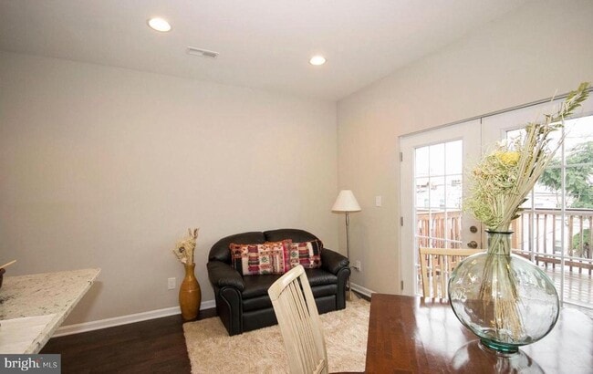 Building Photo - 1718 Marshall St