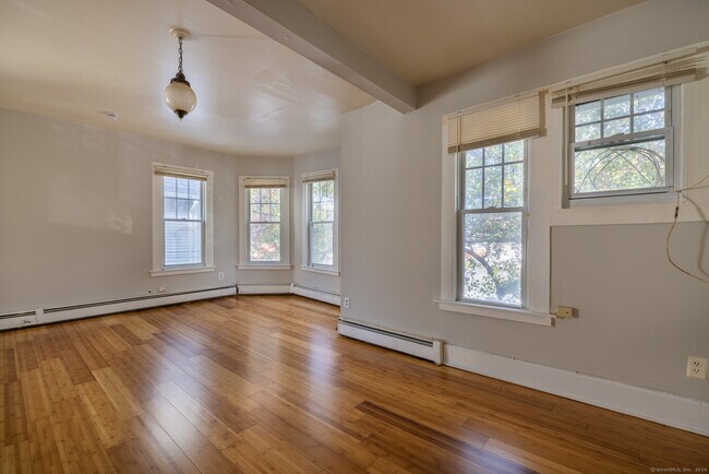Building Photo - 389 Myrtle Ave