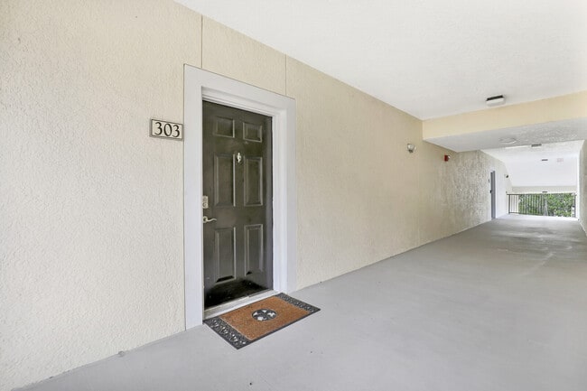 Building Photo - 276 Murcia Dr