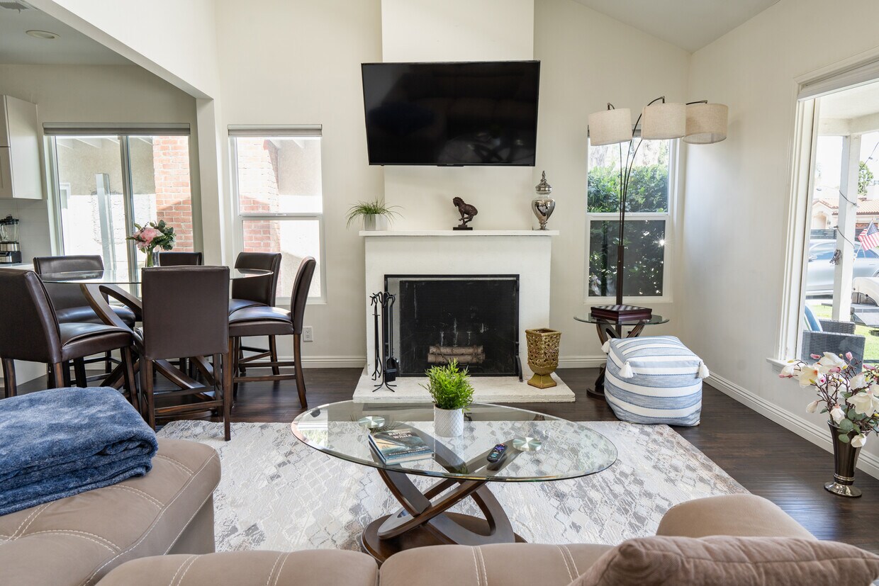 Foto principal - 15153 La Maida St