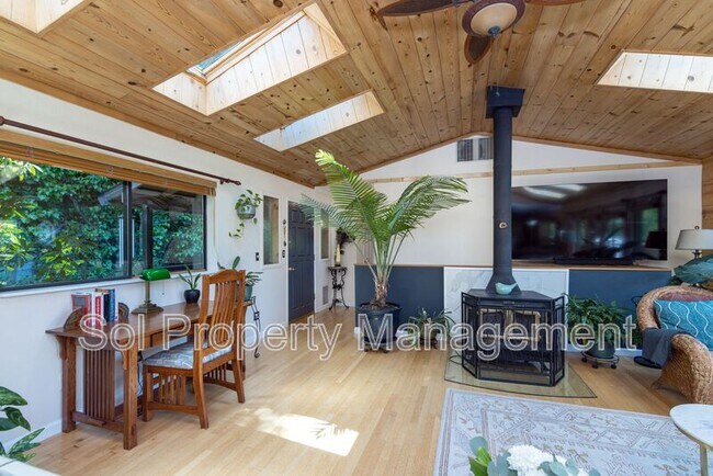 Foto del edificio - 646 Blue Ridge Dr