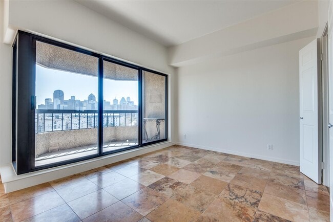 Building Photo - 3030 McKinney Ave