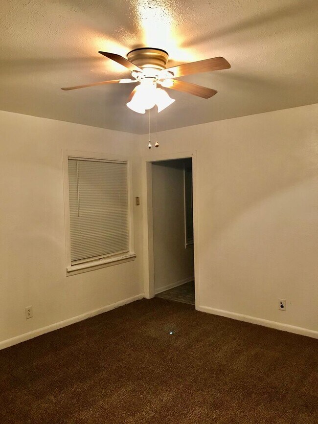 Foto del edificio - 2 Bedroom, 1 Bathroom Home in North Amarillo!