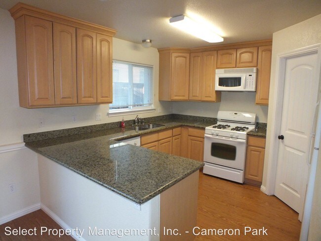 Building Photo - 3253 La Canada Dr
