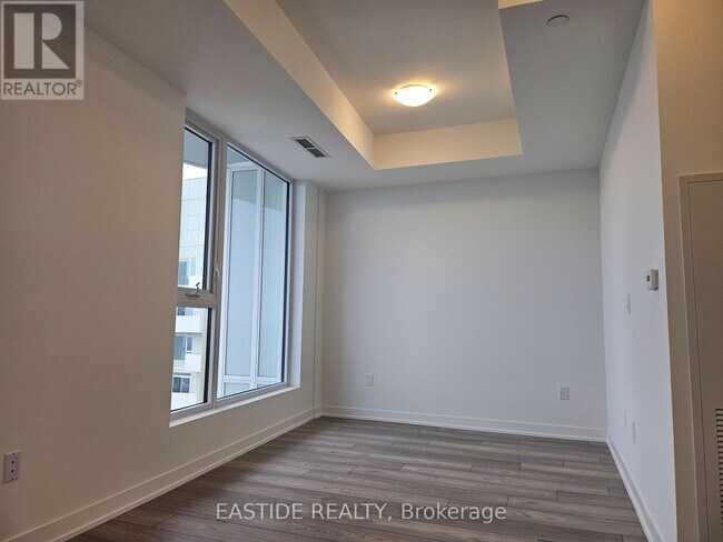 Building Photo - 498-2498 Caldari Rd
