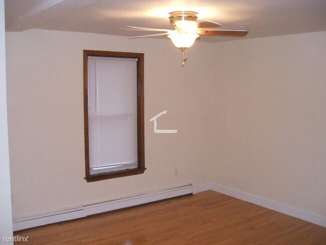 Foto del edificio - 2 br, 1 bath  - 5 Abbey Rd # 10-1