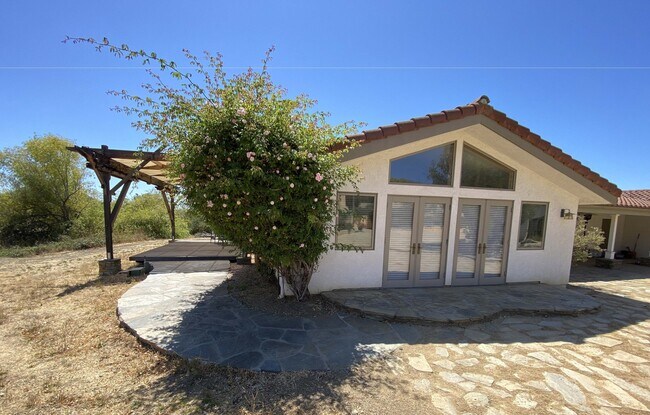 Foto del edificio - 3812 Sequoia Dr