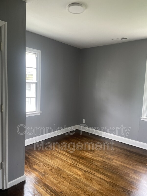 Building Photo - 1512 34th Ave N