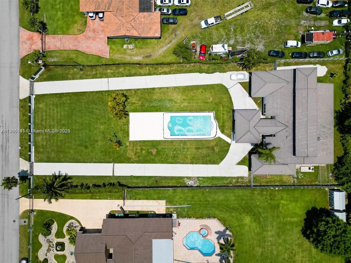 Foto principal - 425 SW 129th Ave