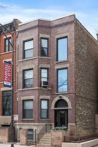 Primary Photo - 1528 N La Salle Dr