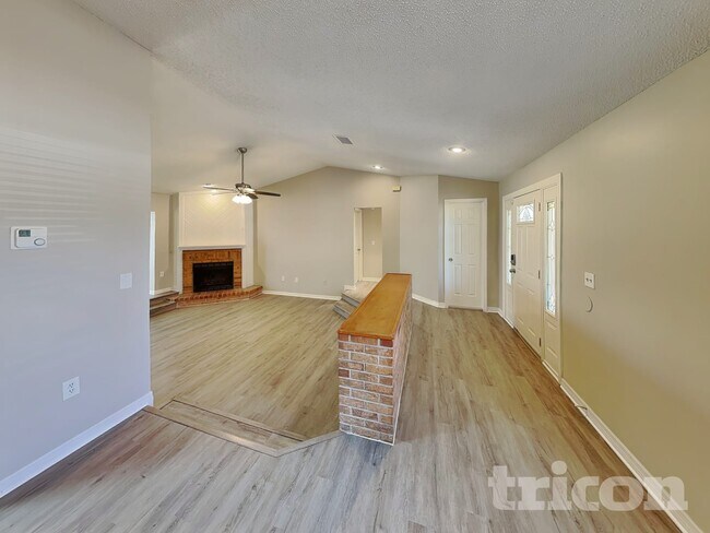 Foto del edificio - 801 Maraval Ct