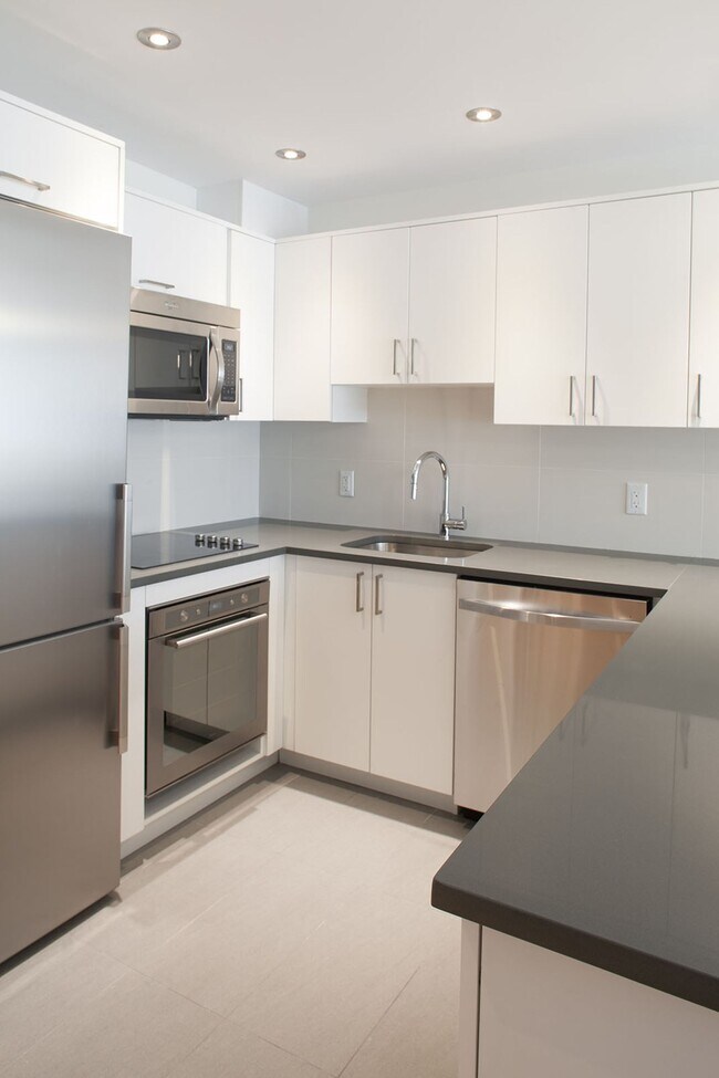 Photo du bâtiment - 3495 Rue de la Montagne