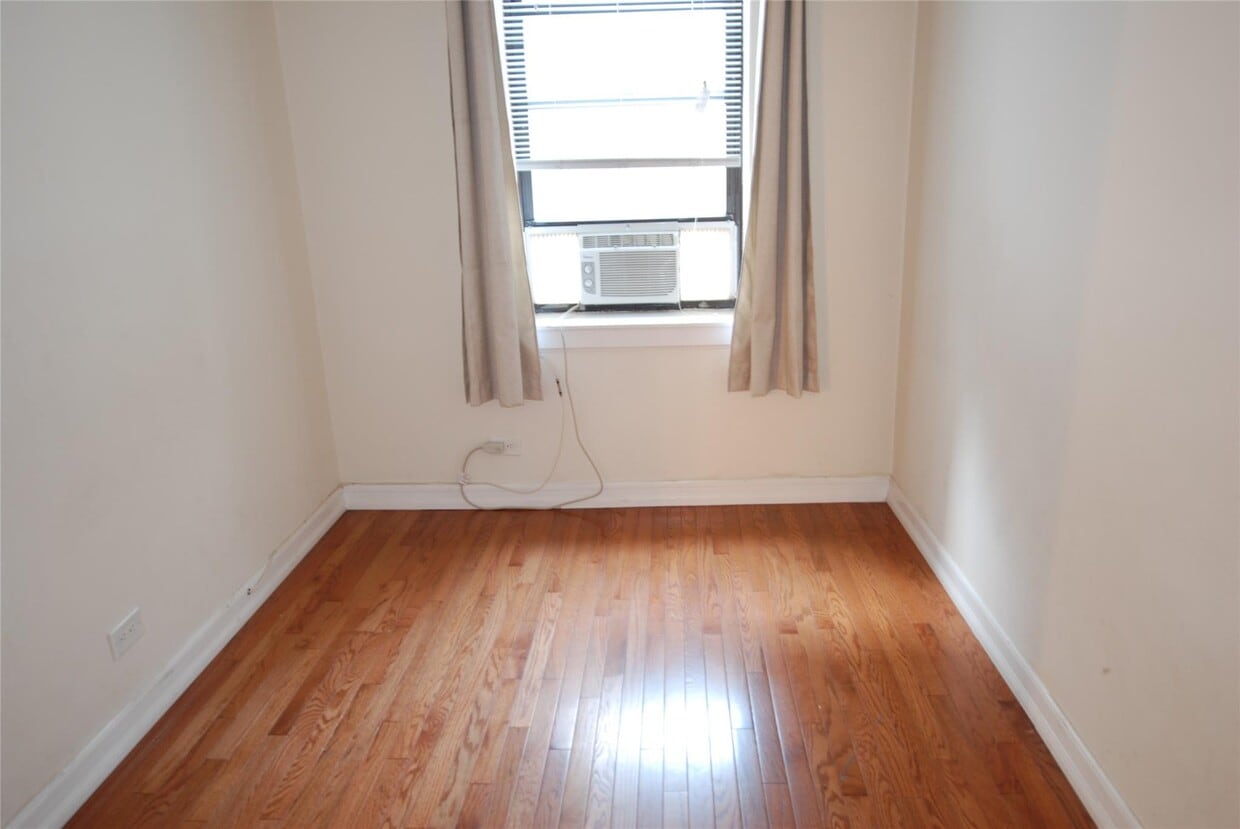 Building Photo - 232 E 53rd St