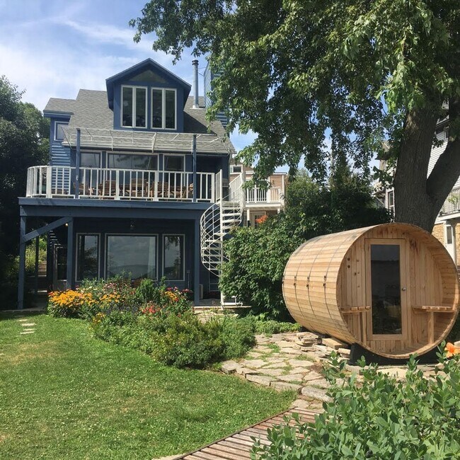 Building Photo - Capital Lakehouse