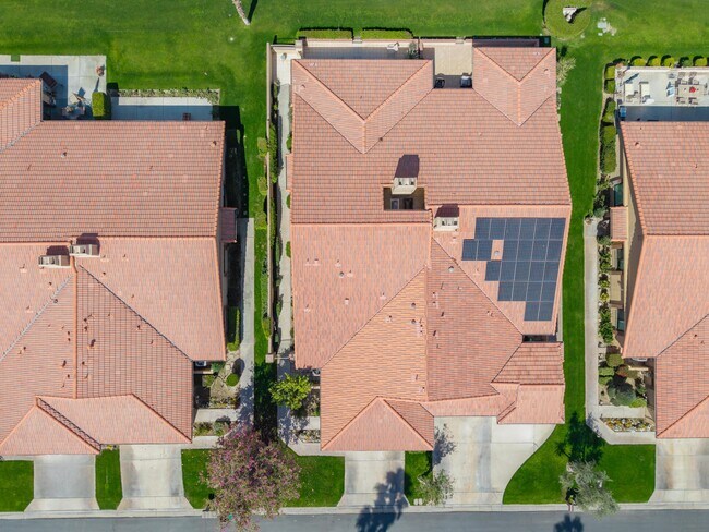 Foto del edificio - 39 Maximo Way