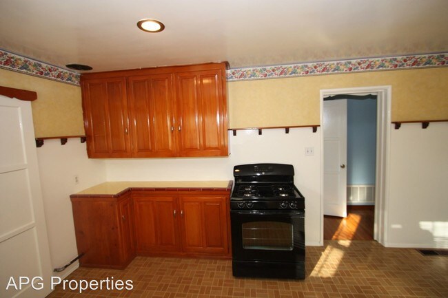 Building Photo - 3 br, 2 bath House - 619 W North St