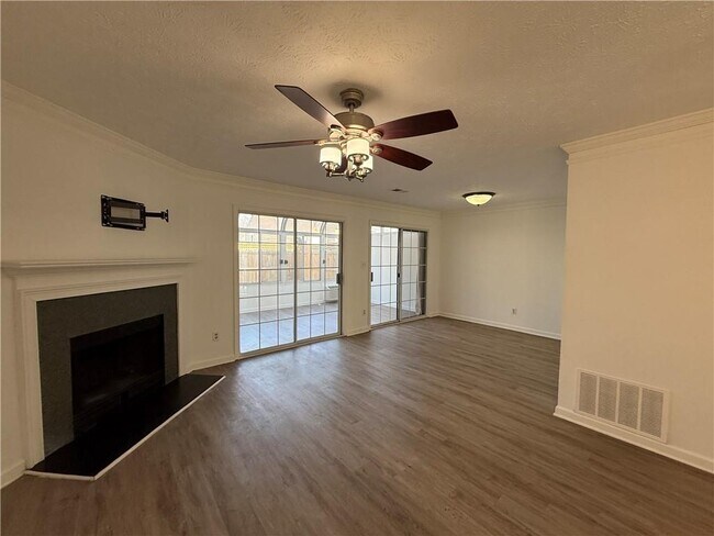 Foto del edificio - 3859 Meadow Creek Dr