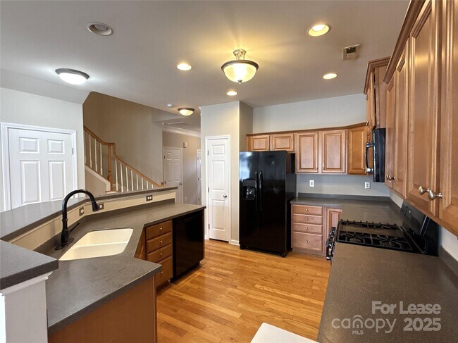 Foto del edificio - 8130 Bridgegate Dr