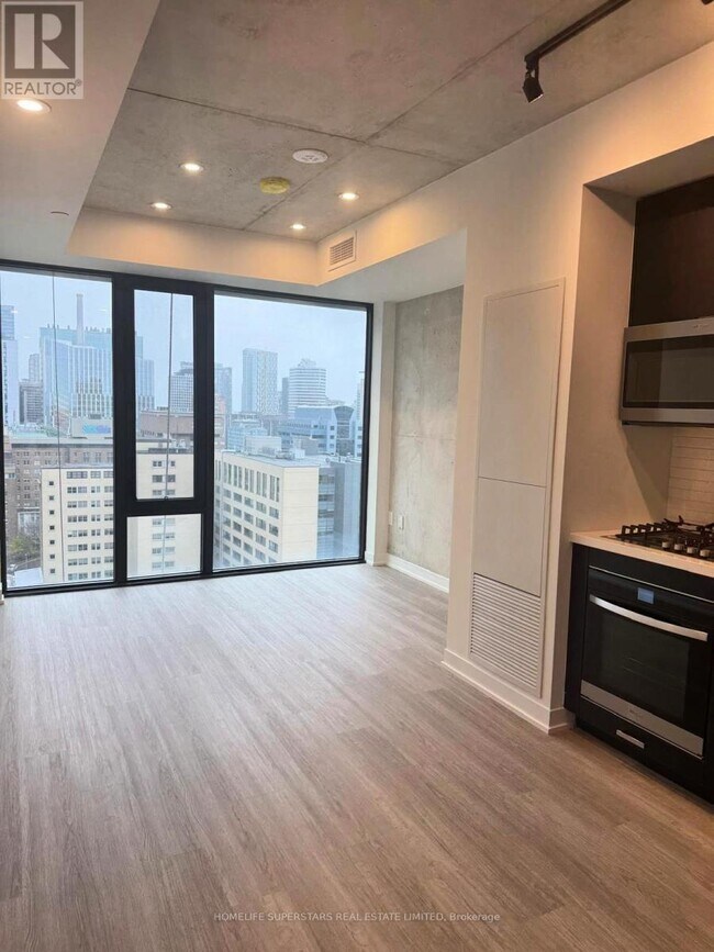 Photo du bâtiment - 195 McCaul St