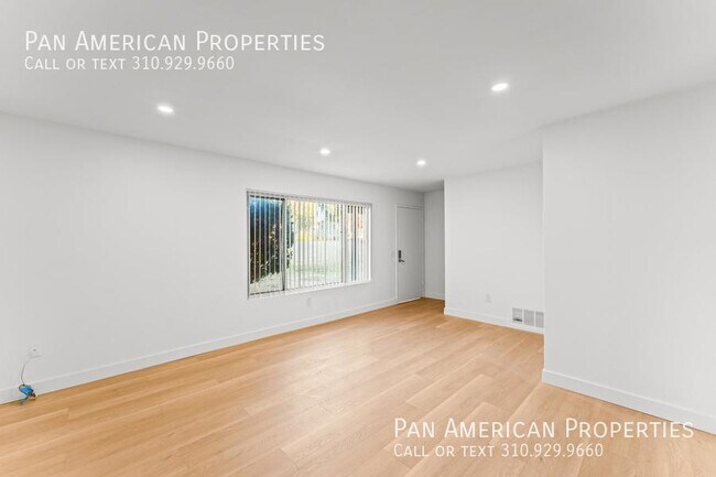 Building Photo - 994 Valencia St