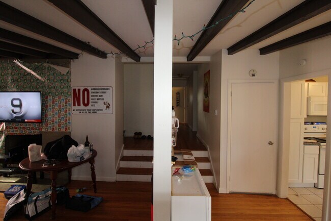 Building Photo - 5 Cobblestone Rd