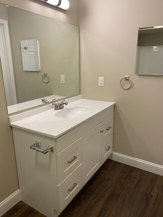 Huron River Wyandotte Apartments 2700 6th St Wyandotte, MI