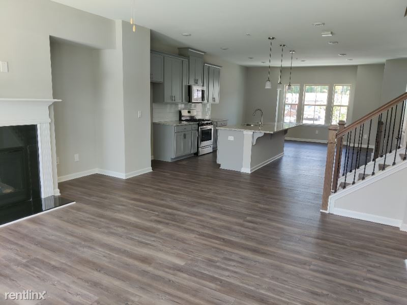 Primary Photo - 3 br, 4 bath Townhome - 349 Commons Ave