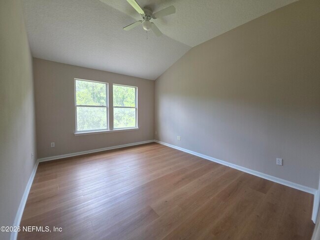 Foto del edificio - 6070 Bartram Village Dr