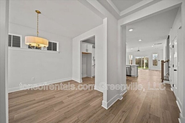 Building Photo - 415 Ml Pk Wy