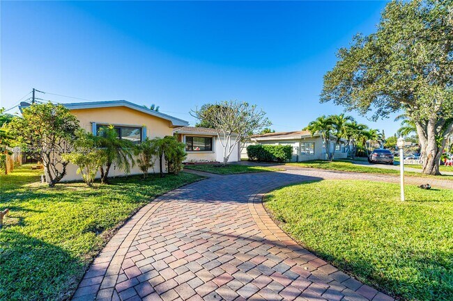 Building Photo - 8430 NW 15th Ct