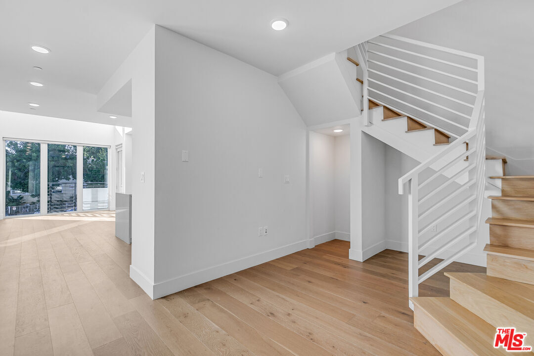 Foto principal - 2000 Beachwood Dr