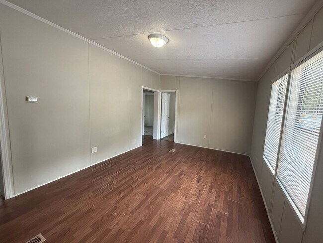 Foto del edificio - 3 bedroom, 2 bath Mobile Home