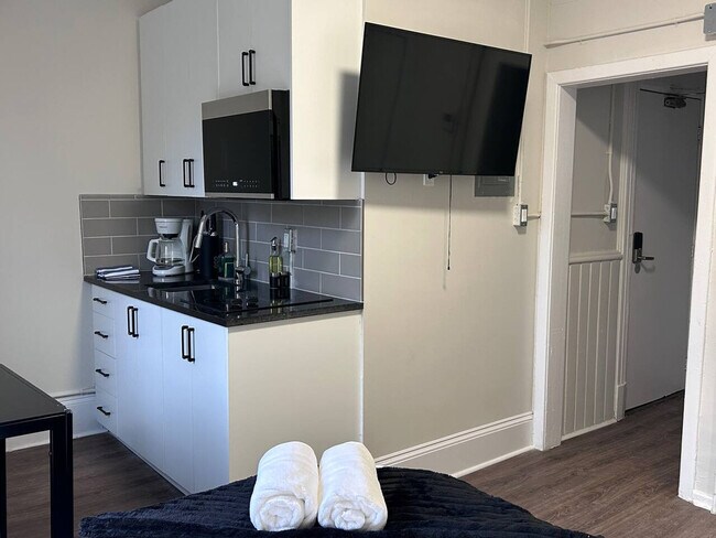 Photo du bâtiment - 25 Russell Ave