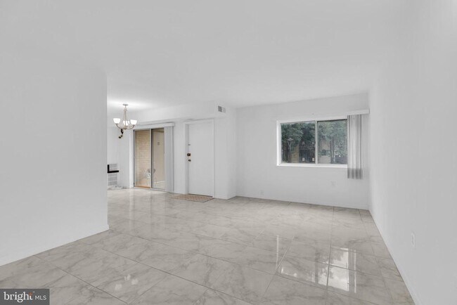 Building Photo - 12413 Braxfield Ct