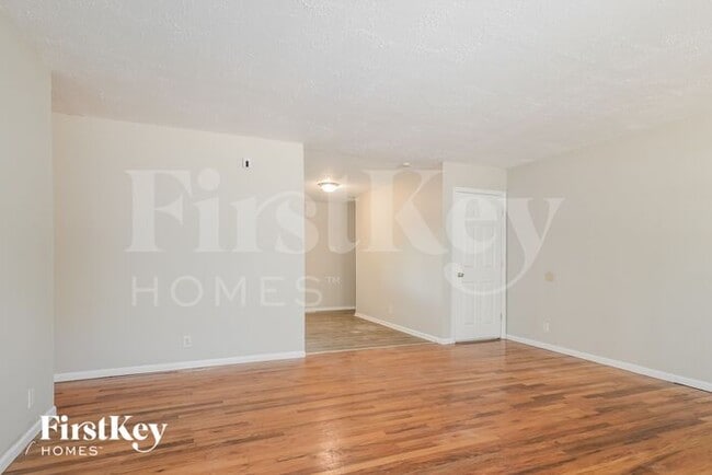 Building Photo - 2288 Kingsford Dr