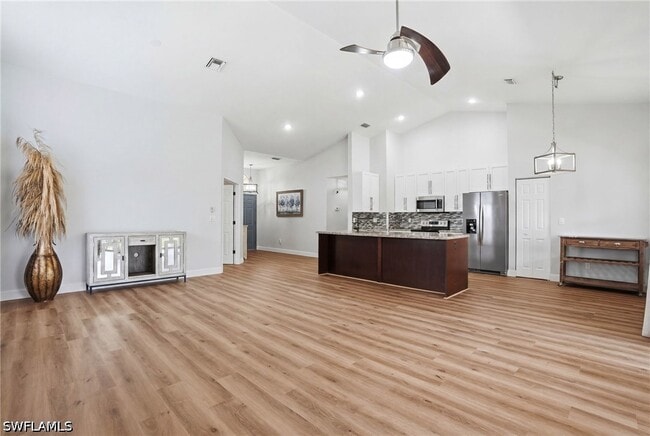 Foto del edificio - 670 Lambton Ln