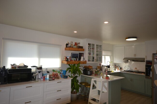 Foto del edificio - Hayward 3Bed/2Ba Bright & Modern Home with...