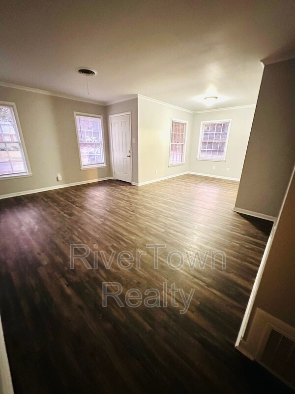 Building Photo - 3692 Huntingdon Ln