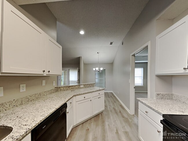 Building Photo - 11261 Salt Pond Dr E