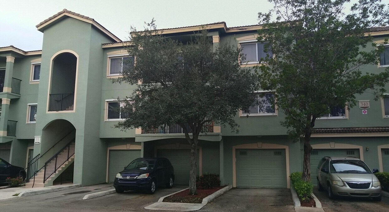 Primary Photo - 340 Crestwood Cir