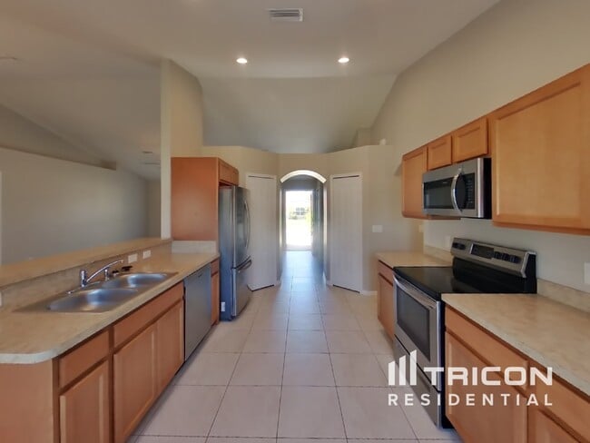 Building Photo - 4252 Bayridge Ct