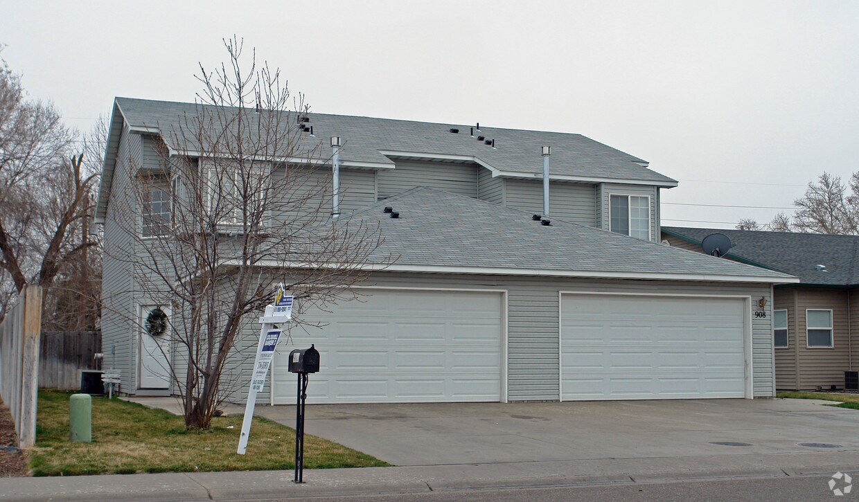 Primary Photo - 906-932 S Diamond St
