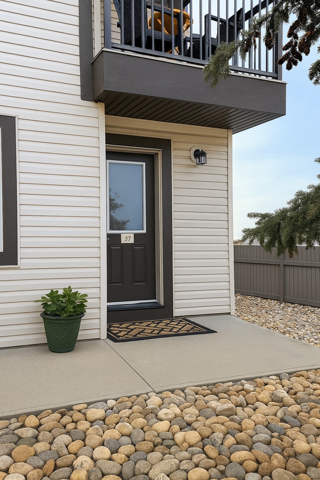 Building Photo - 604-662 62 St SW