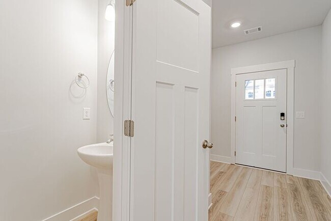 Foto del edificio - Price Improvement! Townhome in Moore Hwy 290