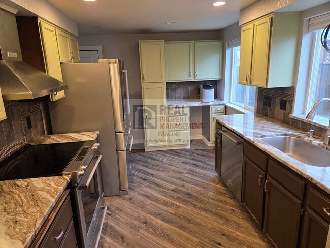 Foto del edificio - !!MOVE-IN SPECIAL- 50% OFF 1ST FULL MONTH RENT!!  Beautiful 3 Bedroom, 2 Bath in Lacey!