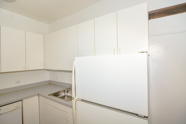 Foto del edificio - 824 W Waveland Ave