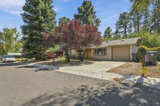 Building Photo - 3513 N Grandview Dr