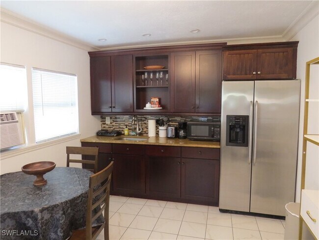 Foto del edificio - 717 95th Ave N