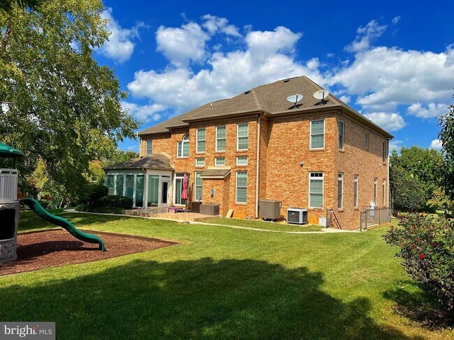 Foto del edificio - 11018 Shalom Ln